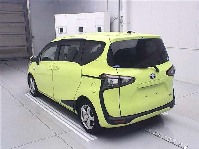 TOYOTA SIENTA 2016