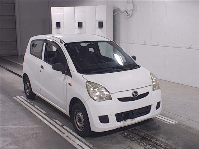 DAIHATSU MIRA 2010