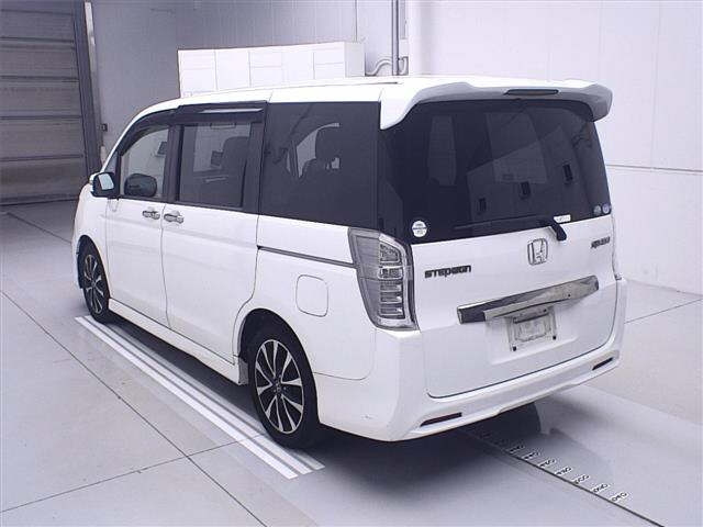 HONDA STEP WAGON 2012