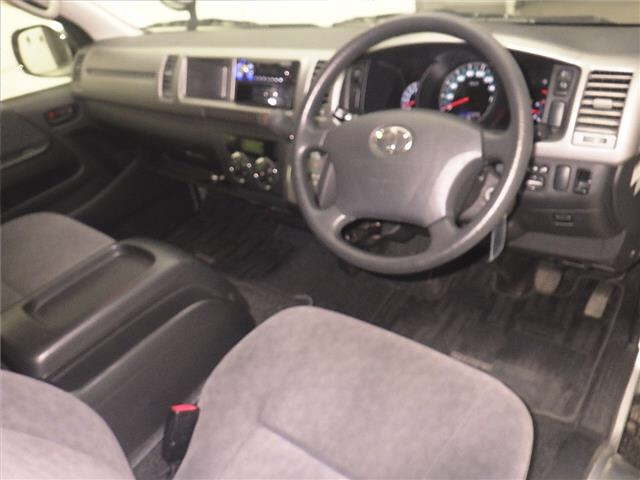 TOYOTA HIACE 2012