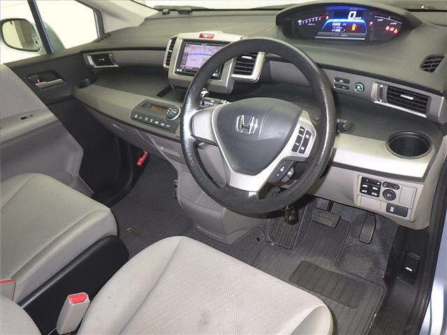 HONDA FREED 2013