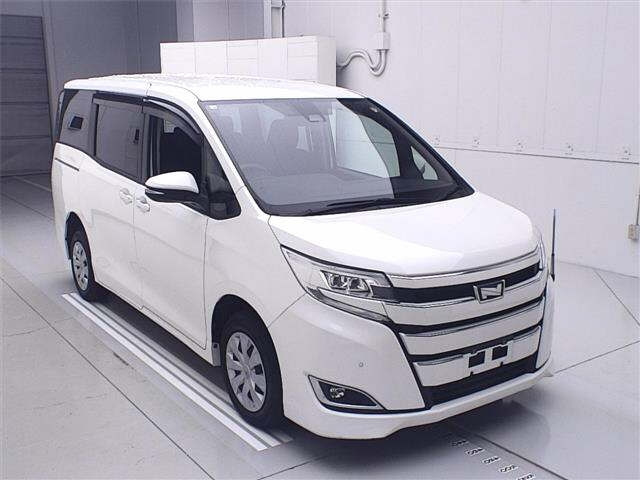 TOYOTA NOAH 2020