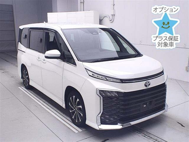 TOYOTA VOXY 2022