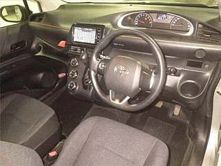 TOYOTA SIENTA 2015