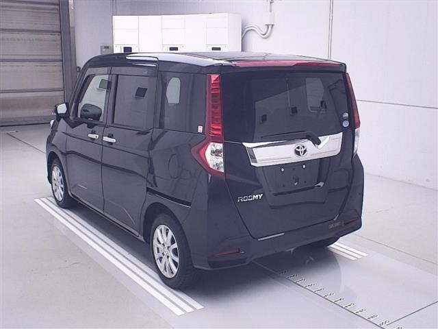 TOYOTA ROOMY 2020