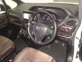 TOYOTA ESQUIRE 2020