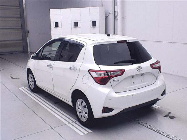TOYOTA VITZ 2018