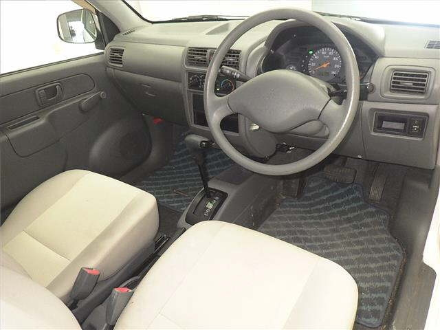 MITSUBISHI MINICA 2011