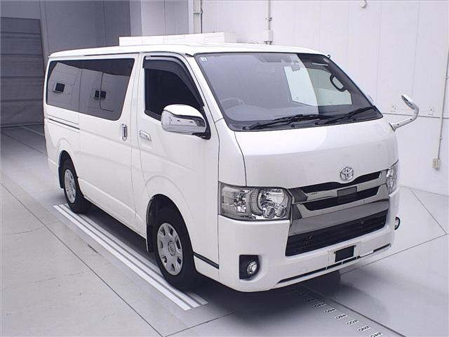 TOYOTA HIACE VAN 2020