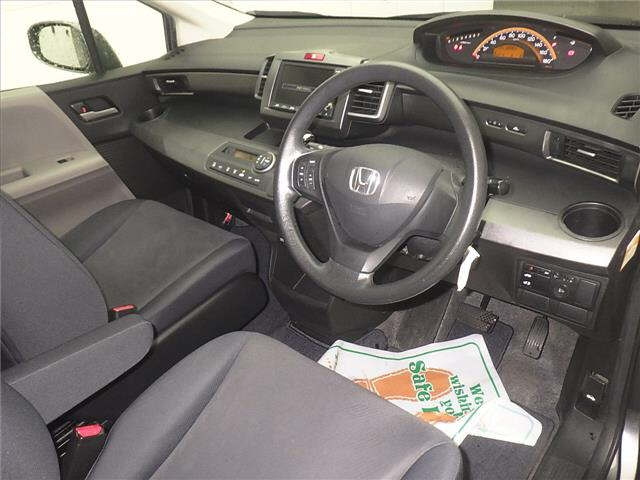 HONDA FREED 2009
