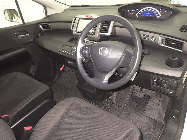 HONDA FREED 2011