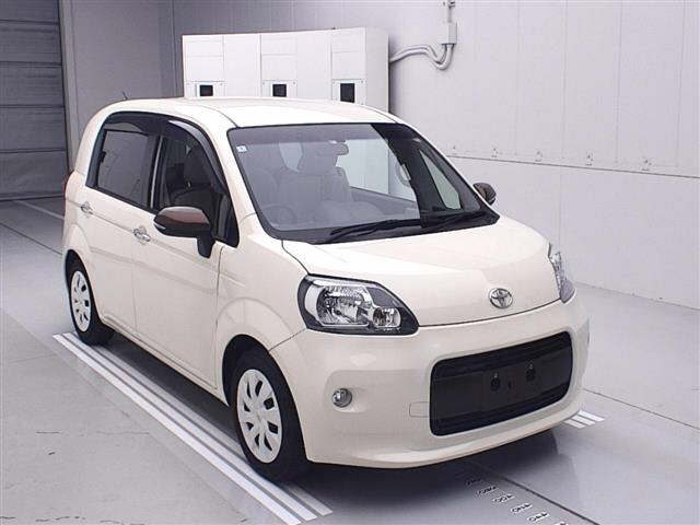 TOYOTA PORTE 2016