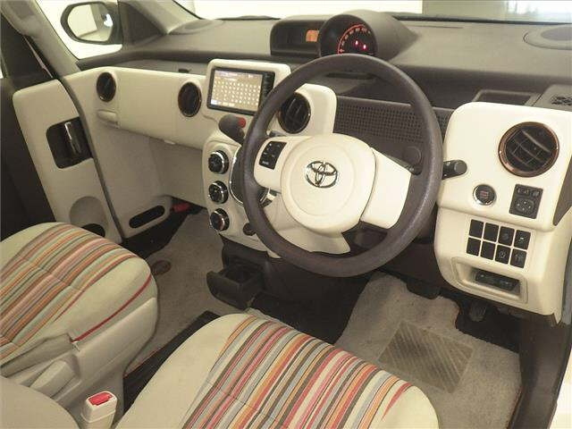 TOYOTA PORTE 2016