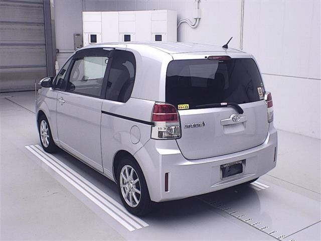 TOYOTA SPADE 2013