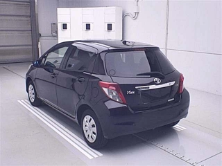 TOYOTA VITZ 2013