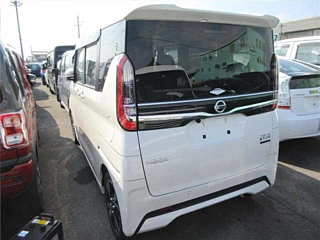 NISSAN ROOX 2023
