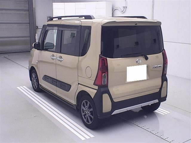 DAIHATSU TANTO 2024