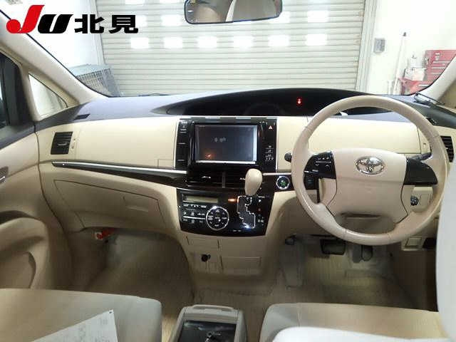 TOYOTA ESTIMA 2012