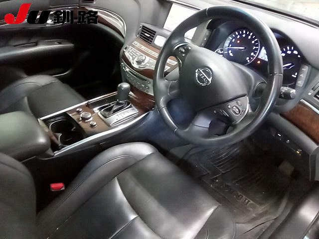 NISSAN FUGA 2009