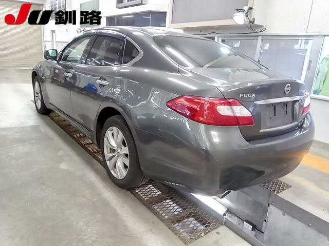NISSAN FUGA 2009