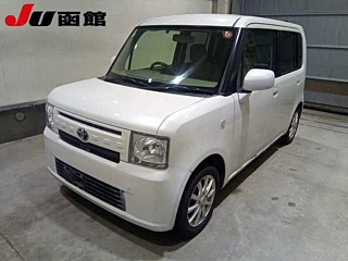 TOYOTA PIXIS SPACE 2016