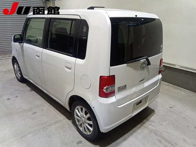 TOYOTA PIXIS SPACE 2016