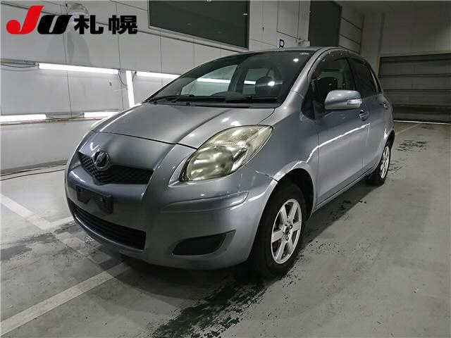 TOYOTA VITZ 2010