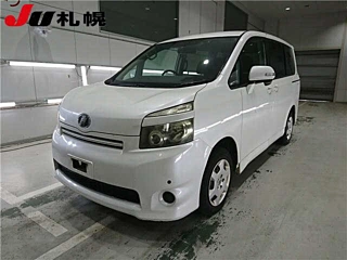 TOYOTA VOXY 2009