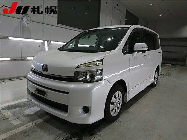 TOYOTA VOXY 2012