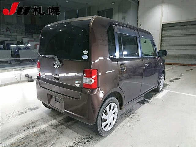 TOYOTA PIXIS SPACE 2011