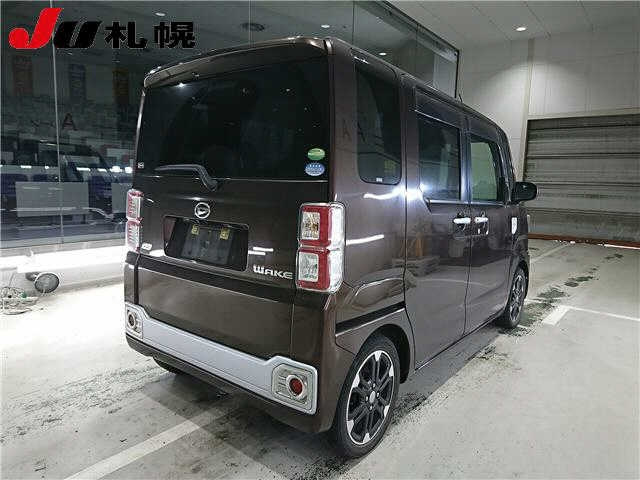 DAIHATSU WAKE 2015