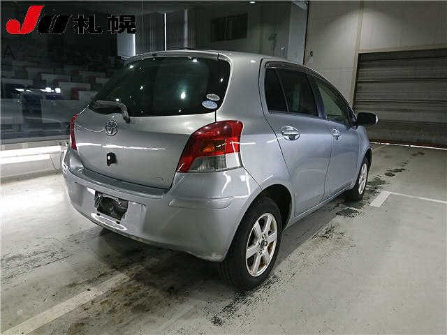 TOYOTA VITZ 2010