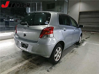 TOYOTA VITZ 2010