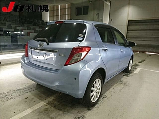 TOYOTA VITZ 2011