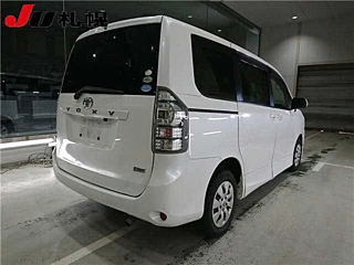 TOYOTA VOXY 2012