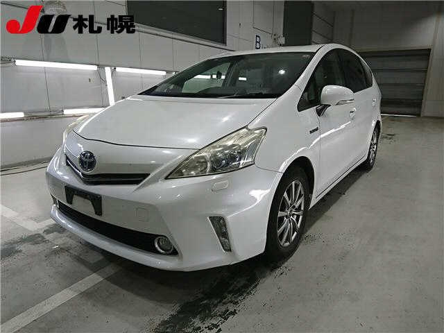 TOYOTA PRIUS ALPHA 2012