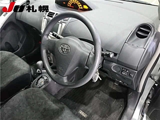 TOYOTA VITZ 2009