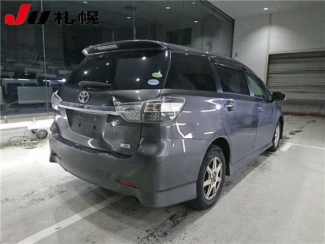 TOYOTA WISH 2012