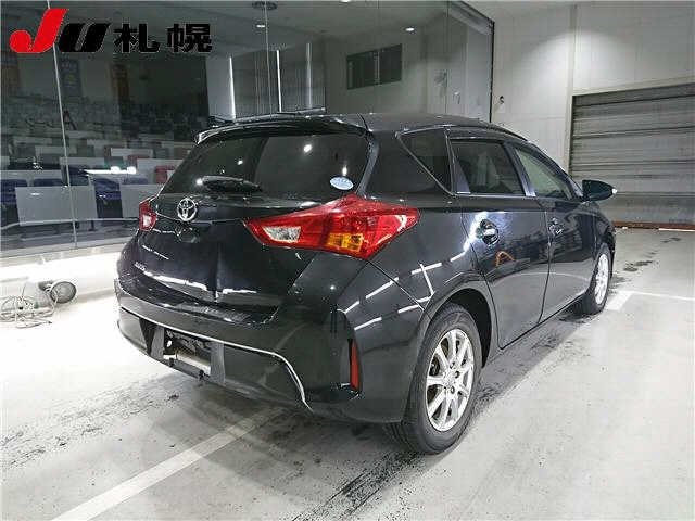 TOYOTA AURIS 2012