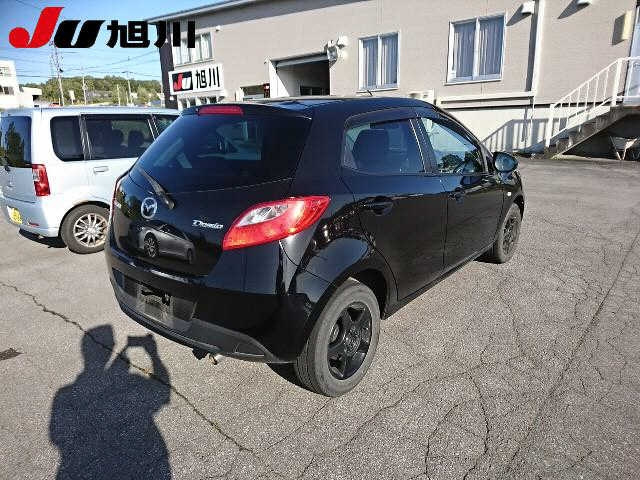 MAZDA DEMIO 2010