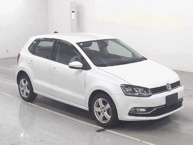 VOLKSWAGEN POLO 2016