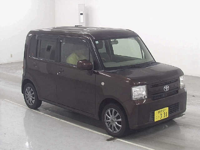 TOYOTA PIXIS SPACE 2012