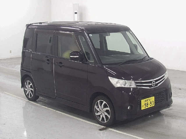 NISSAN ROOX 2011