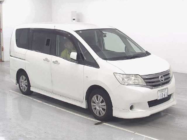 NISSAN SERENA 2011