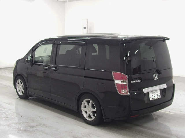 HONDA STEP WAGON 2011