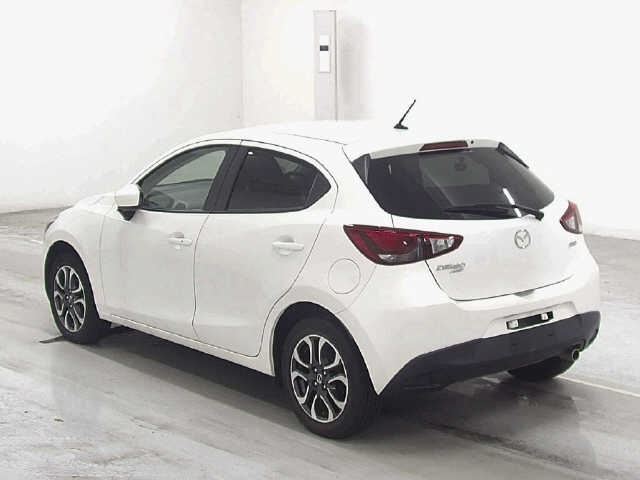 MAZDA DEMIO 2015