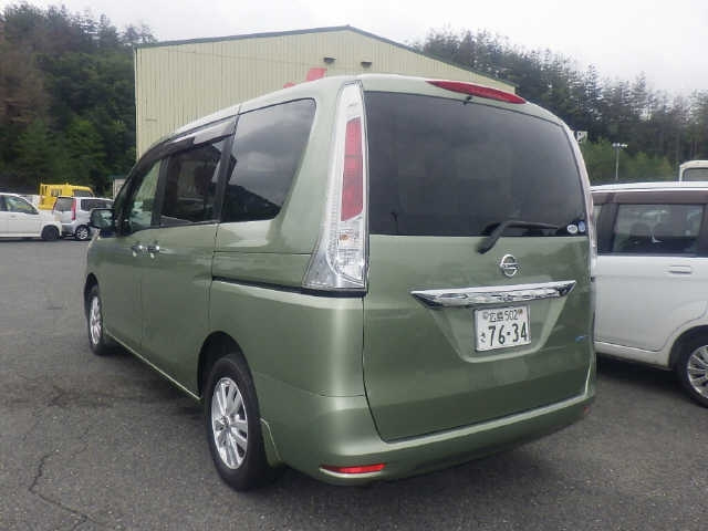 NISSAN SERENA 2011