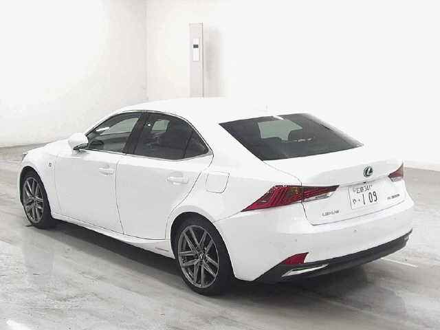 LEXUS IS 2019