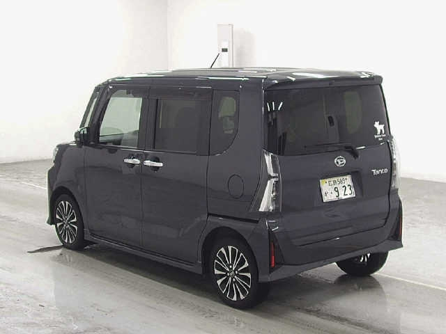 DAIHATSU TANTO 2023