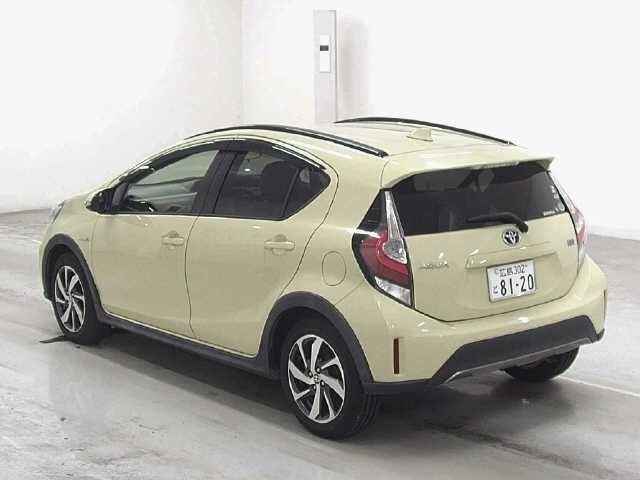 TOYOTA AQUA 2017